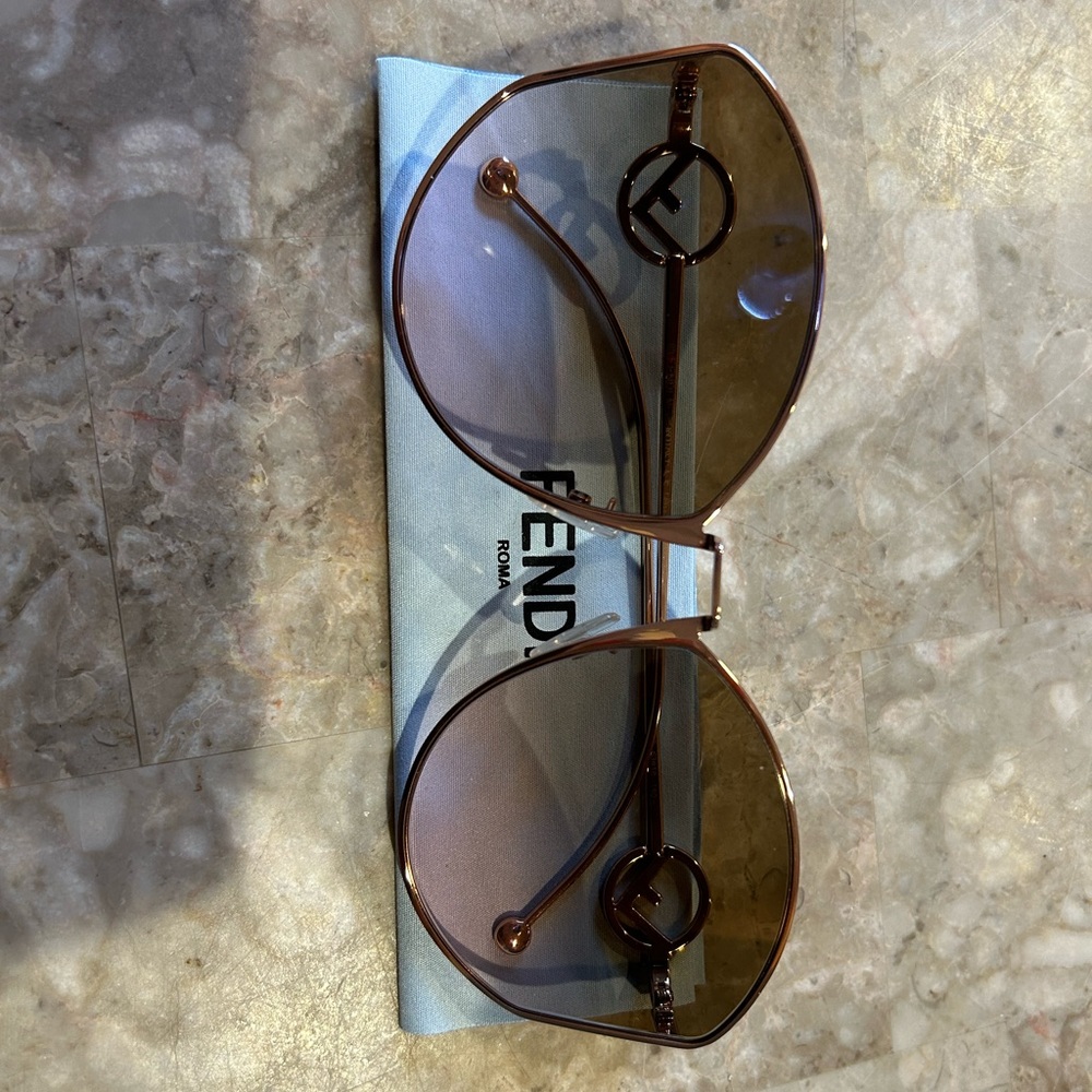 FENDI SUNGLASSES